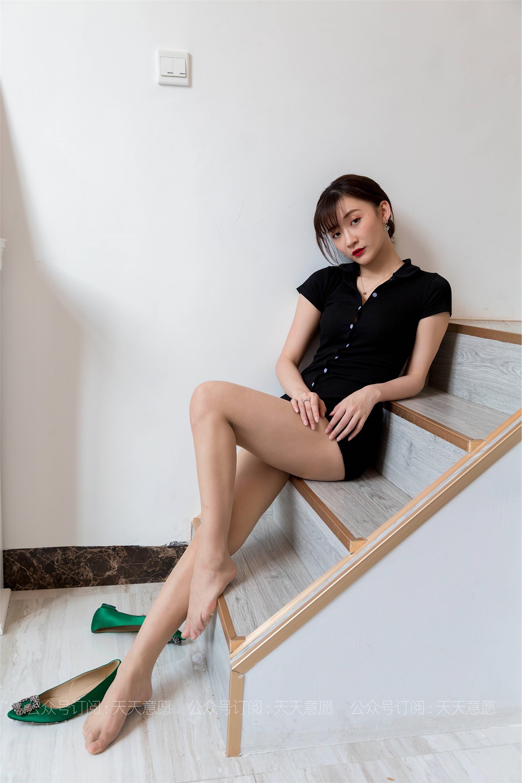 IESS异思趣向 - 模特：秋秋《超短的包臀裙》